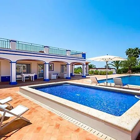 Villa Sleeps 8 Pool Air Con Wifi *