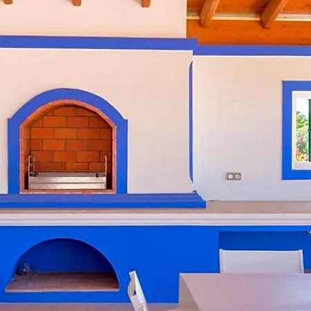 فيلة Sleeps 8 Pool Air Con Wifi